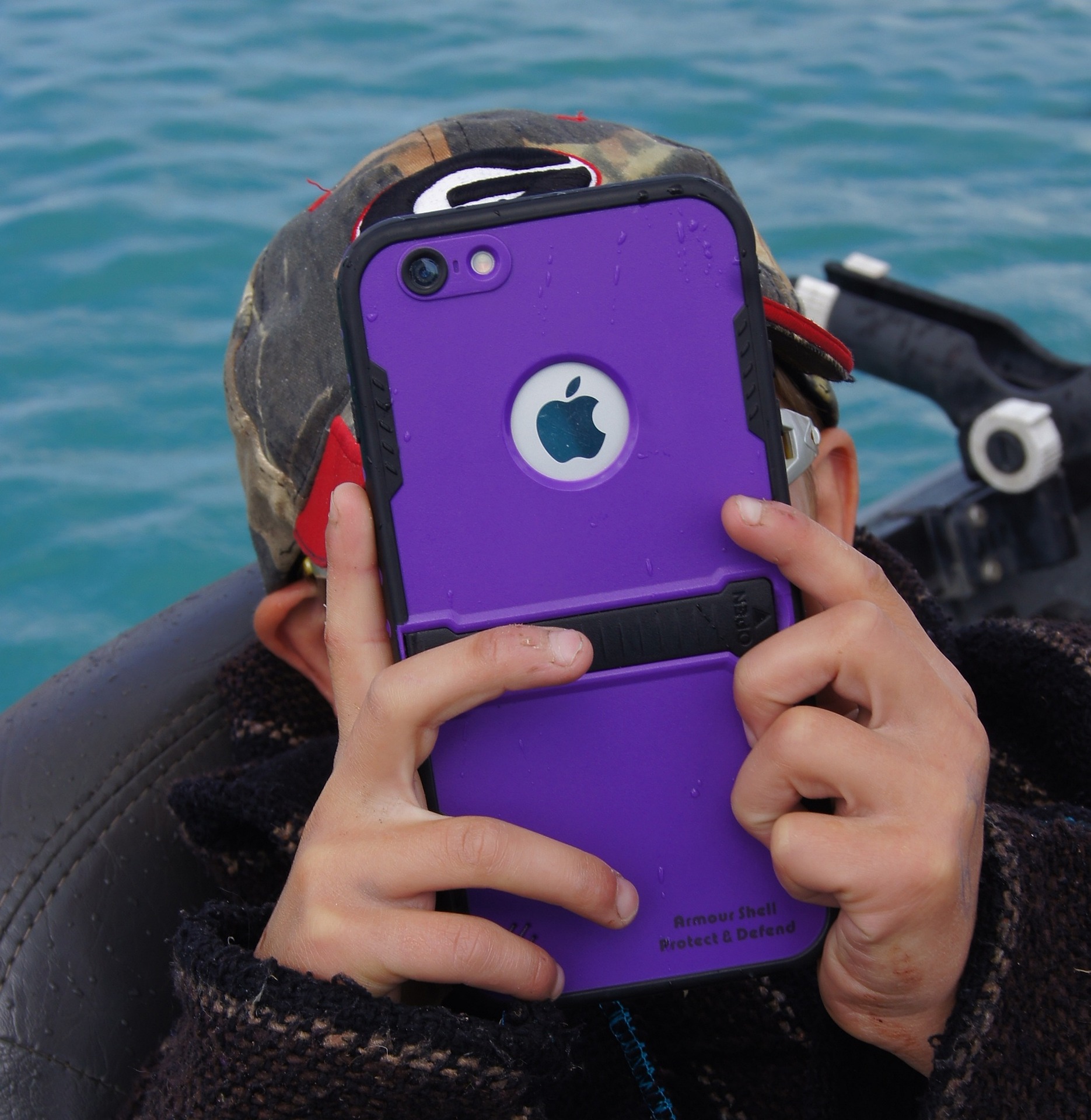 Read more about the article Why Parents Relent and Give Kids Smartphones