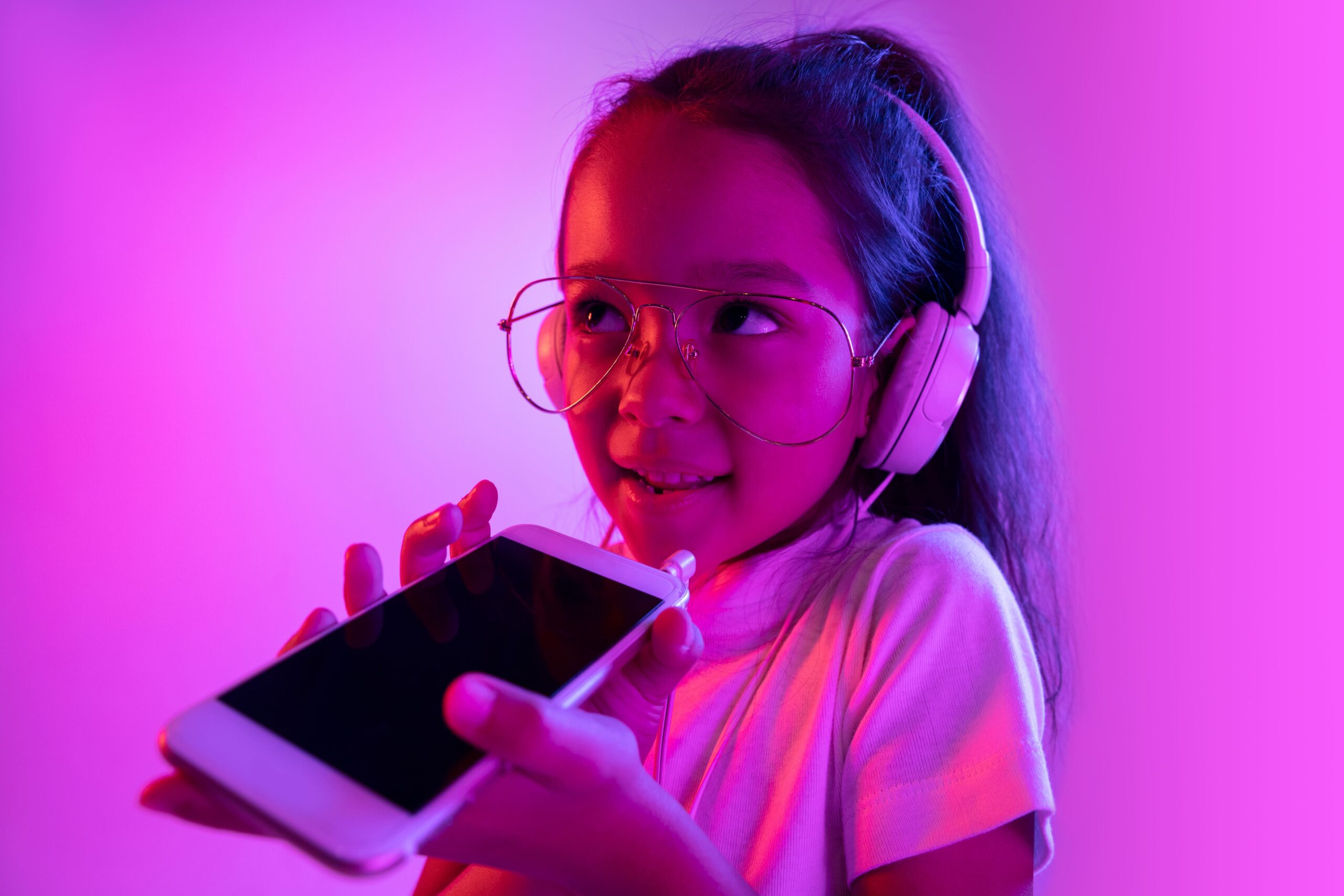 You are currently viewing ¿Cuántos niños hacen uso de las redes sociales contra las normas?: Este estudio revela cifras alarmantes