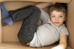Read more about the article ¿Tu hijo/a se enfada si no es el centro de atención en reuniones familiares? Te ayudamos paso a paso