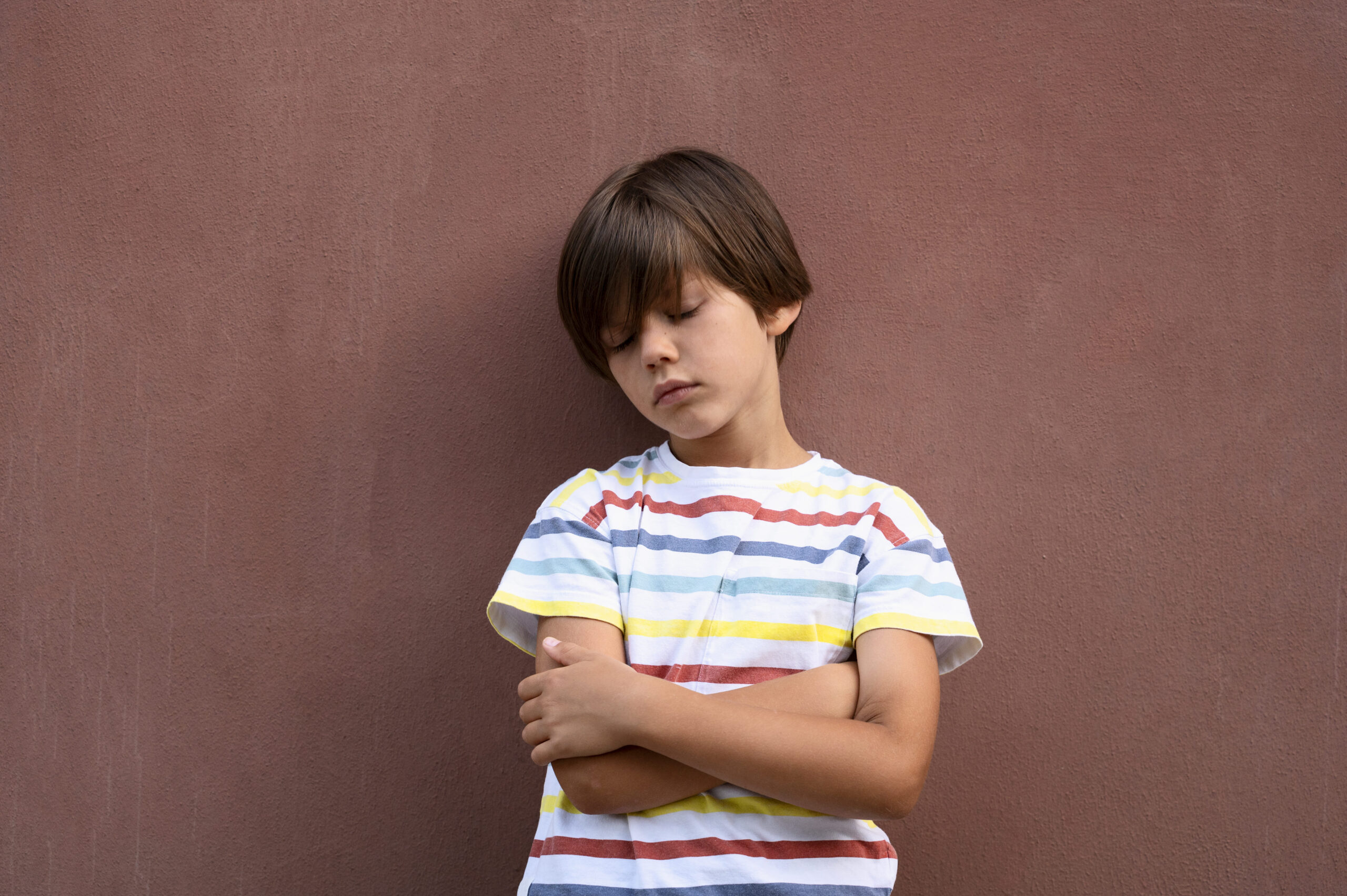 Read more about the article Cómo ayudar a tu hijo/a si siempre quiere ir el último/a en las filas o actividades: consejos prácticos para madres y padres