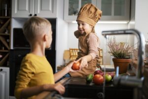 Read more about the article Cómo lograr que tu hijo/a colabore en casa: tareas, ejemplos y pasos prácticos