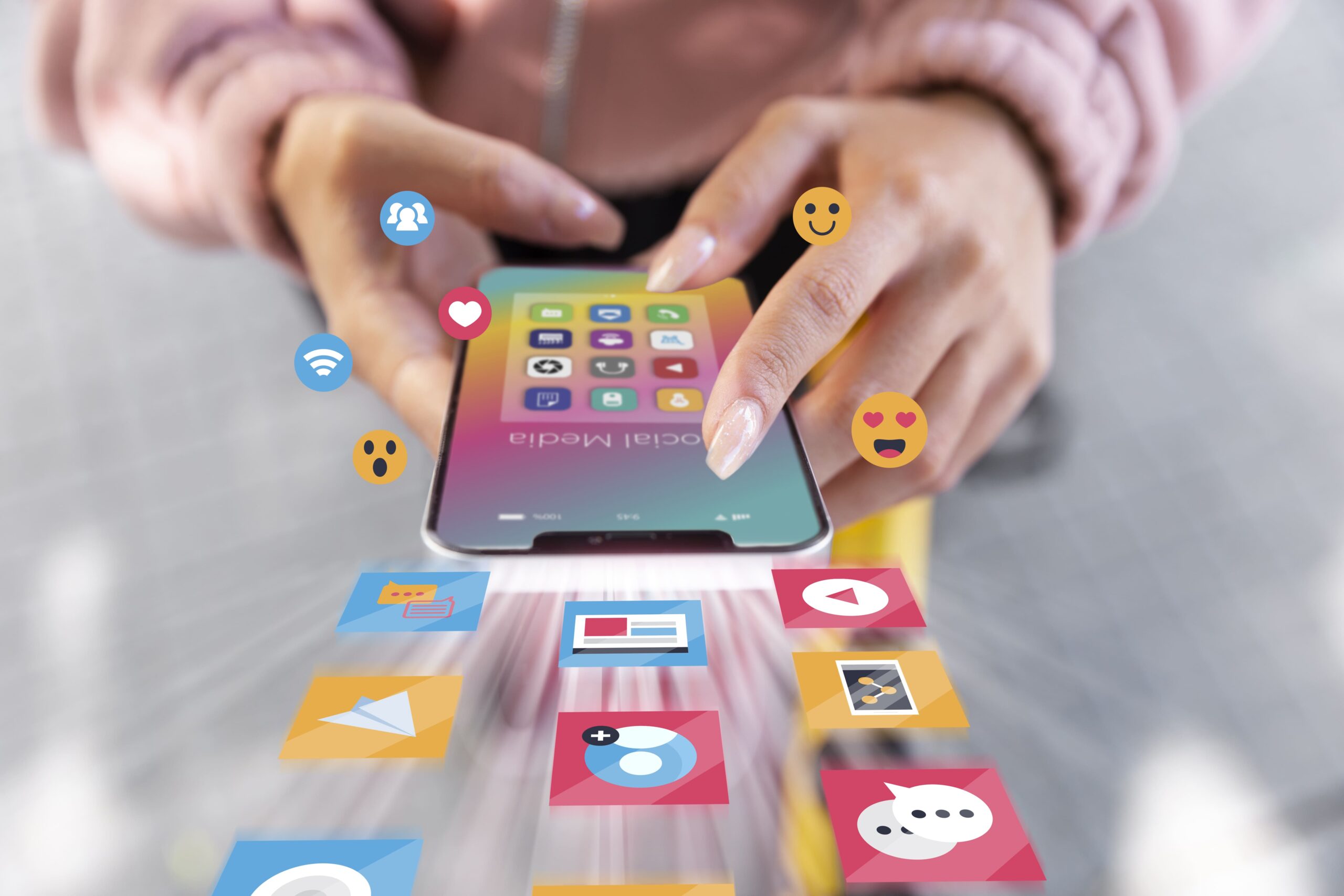 Read more about the article Vivimos comparándonos: el efecto tóxico de las redes sociales en nuestra salud mental y cómo romperlo