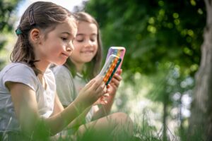 Read more about the article Texas quiere prohibir el acceso a redes sociales a menores de 18 años: así afectará la nueva ley estadounidense