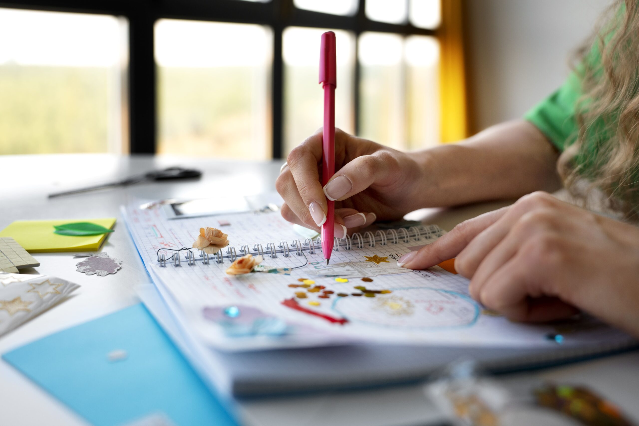You are currently viewing Cómo ayudar a mi hijo/a con el estudio en casa: técnicas y estrategias para padres y madres