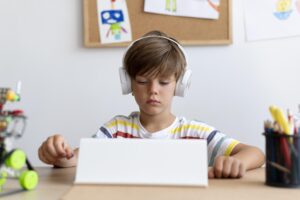 IA en la educación: riesgos ocultos y cómo proteger a tu hijo