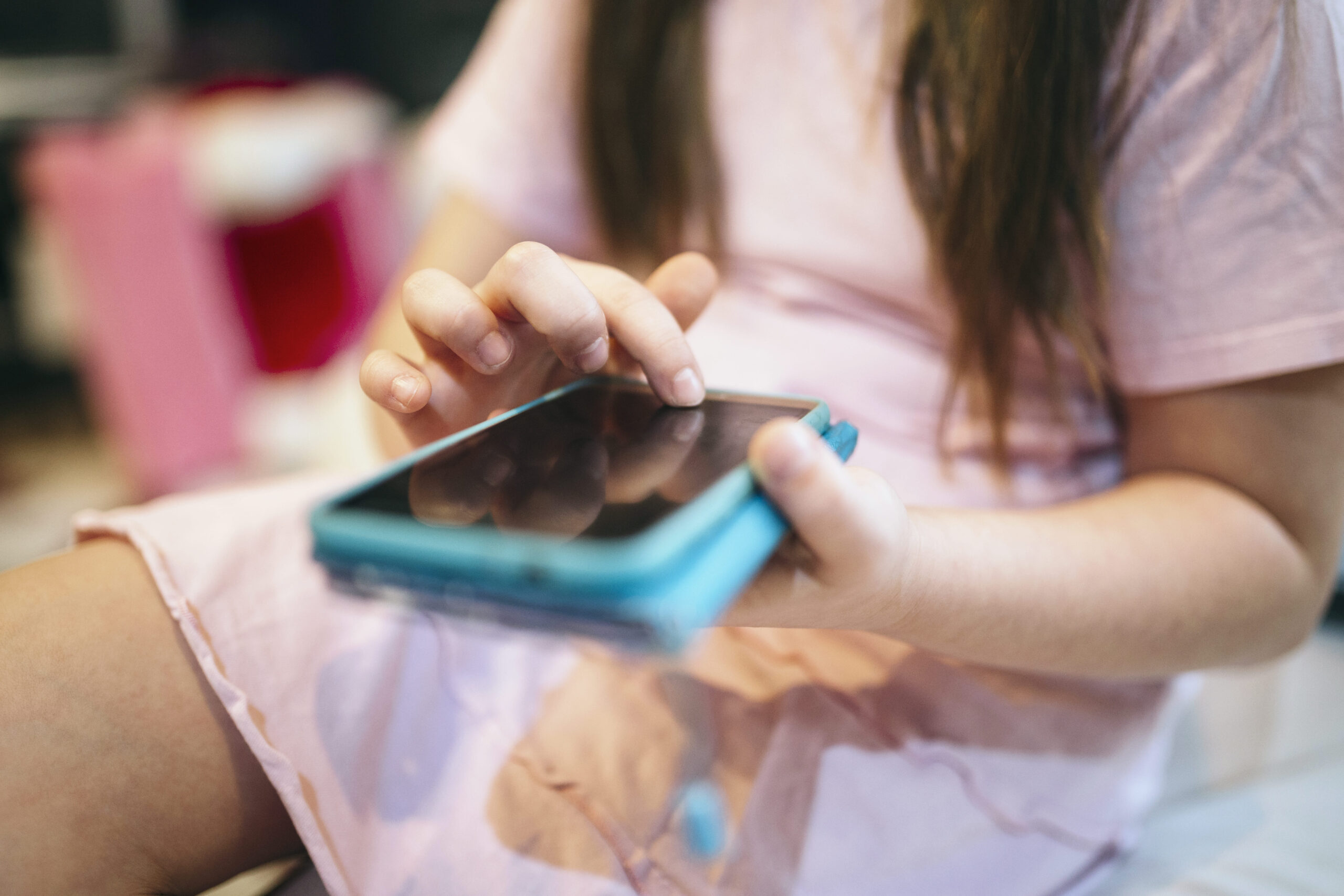 You are currently viewing El 26% de los niños y adolescentes españoles ha sufrido presiones para enviar contenido sexual a través de internet