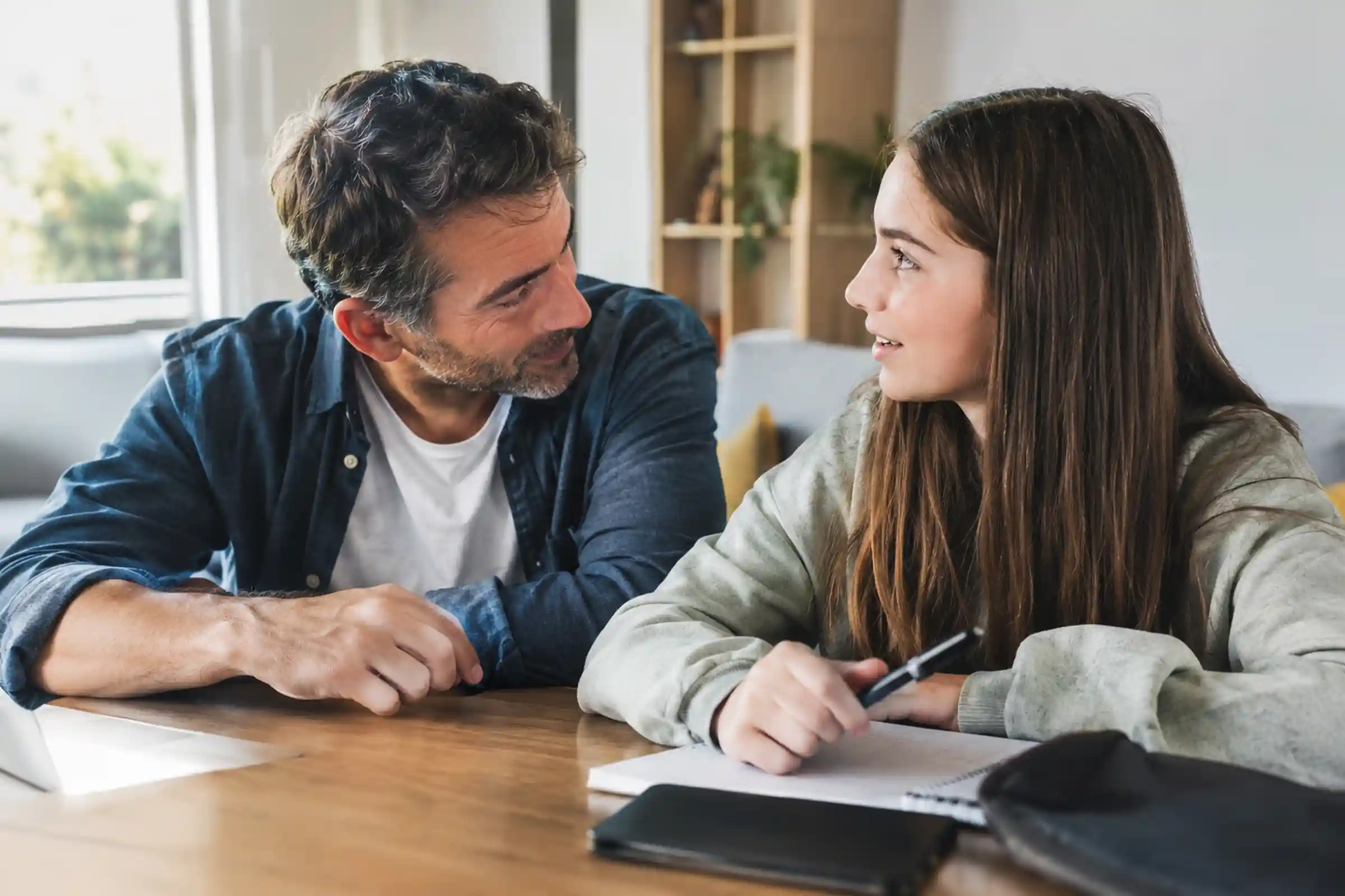 Read more about the article ¿Cómo influye la implicación de los padres en la educación de los hijos? Datos PISA 2026